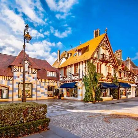 Le Camaieu Deauville Exterior photo